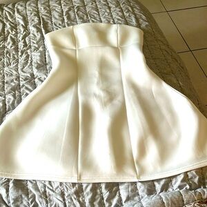White strapless dresss